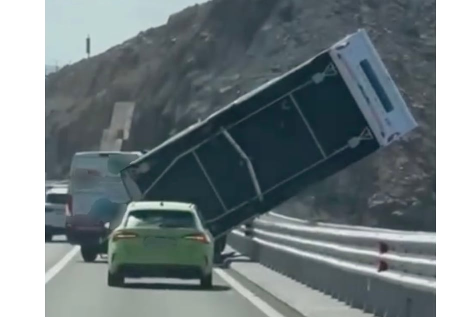 Seine Familie musste die dramatische Szene im grünen Skoda dahinter mit ansehen.