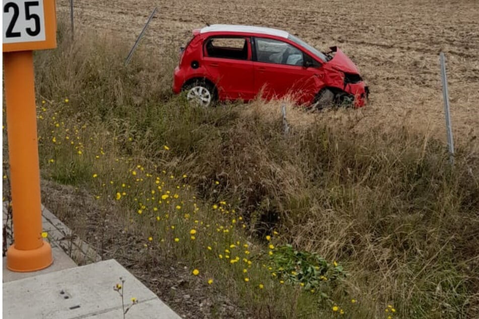 Schwerer Unfall auf der A36: Skoda überschlägt sich mehrfach