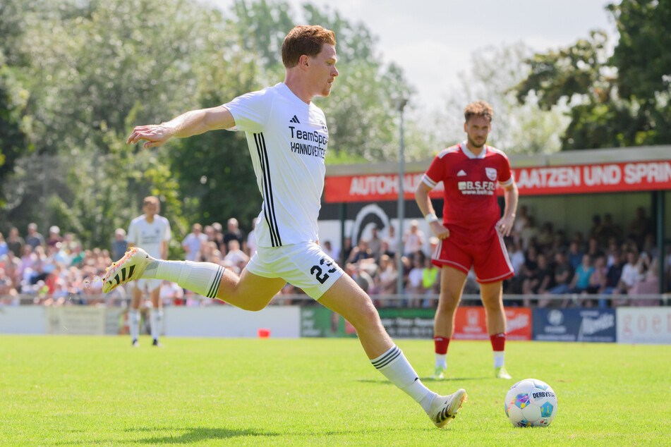 Abschlussqualitäten hat Halstenberg bereits in seiner Zeit im Profifußball unter Beweis gestellt. In der Kreisliga trifft der Abwehrmann auch regelmäßig.