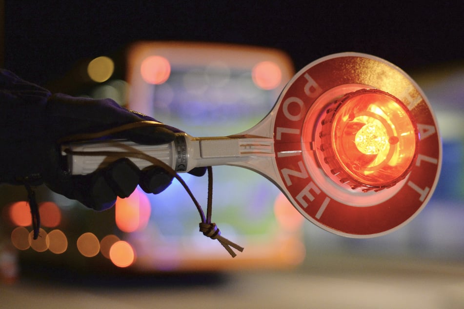 32-mal ohne Führerschein unterwegs: Bundespolizei stoppt gesuchten Mann bei Zittau