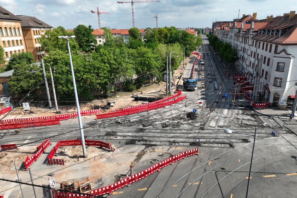 Am Adler zwischen der westlichen Antonienstraße und der Zschocherschen Straße wird ab sofort intensiv gebaut und saniert.