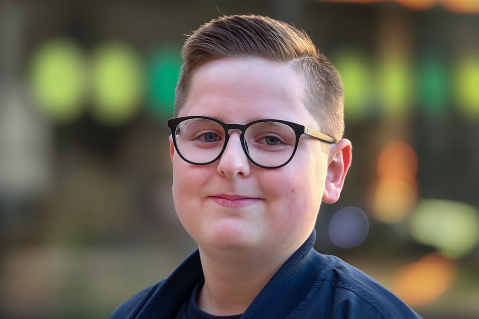 Jonas (14) findet, dass KI für Hausaufgaben hilfreich sein kann.