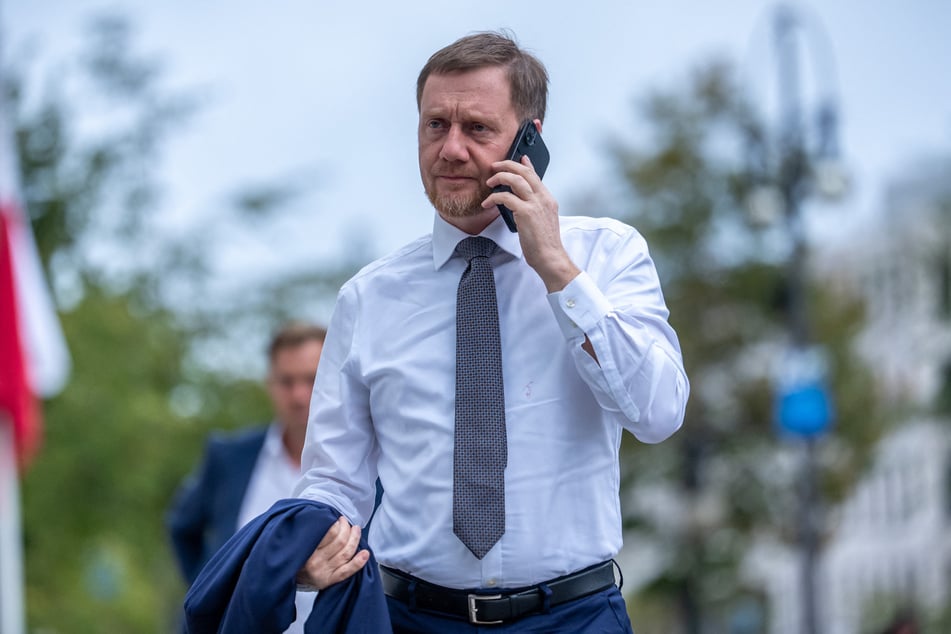 Auf der Gästeliste für die Eröffnung der Raketenfabrik steht unter anderem Sachsens Ministerpräsident Michael Kretschmer (51, CDU)