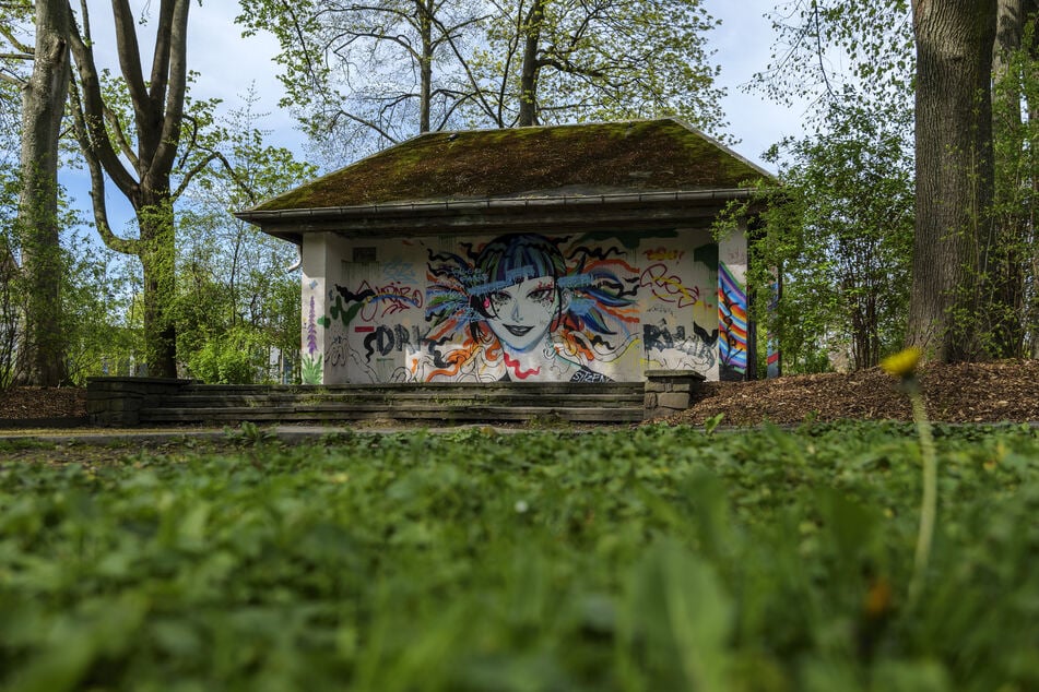 Das alte Toilettenhäuschen an der Bergstraße soll ab Sommer saniert werden.