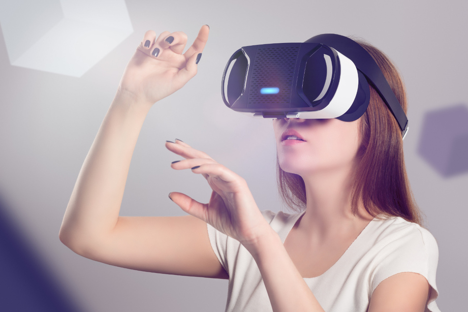 "TimeRide" bietet Stadtrundgänge mit Virtual-Reality-Brillen an.