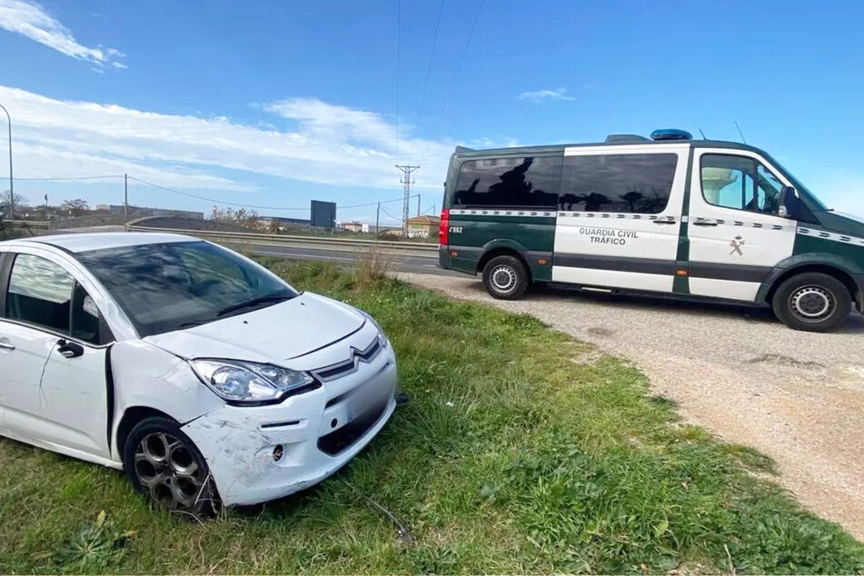 Der Citroën des 89-Jährigen krachte frontal mit der Gruppe deutscher Radsportler zusammen.