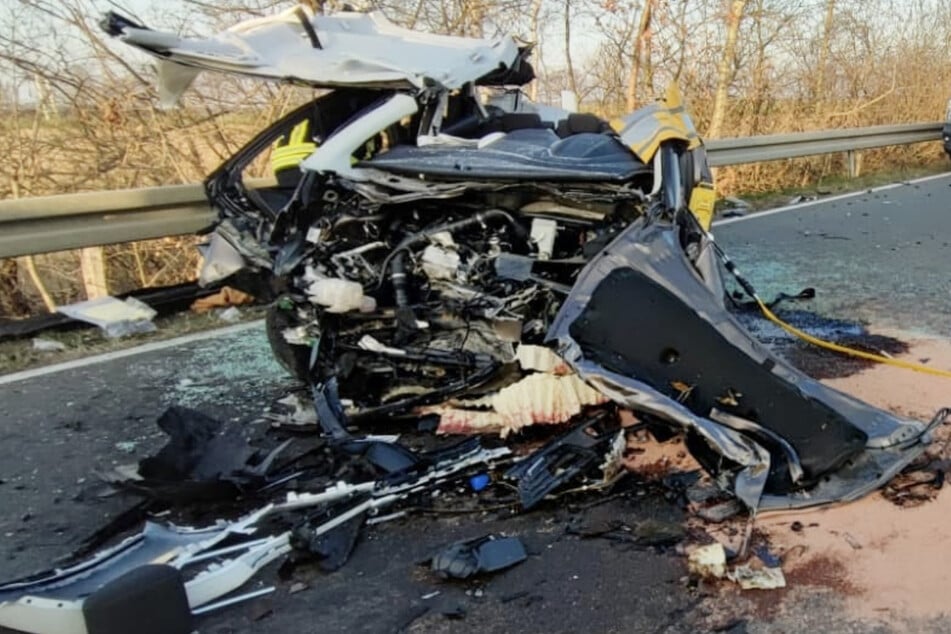 Nach tragischem Unfalltod ihres Mannes: Beifahrerin stirbt anderthalb Wochen nach Frontalcrash