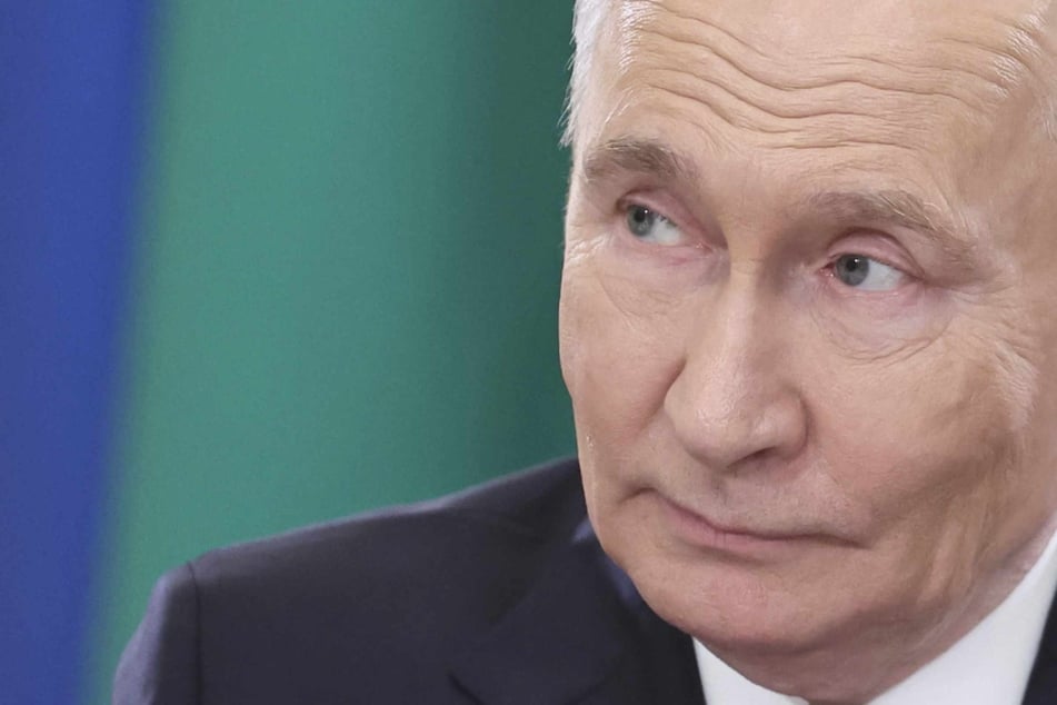 Kremlin scraps three-way US-Ukraine-Russia peace summit as Russian envoy is sent home from Miami talks