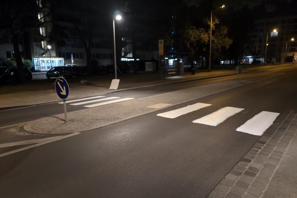 Dieser Zebrastreifen wurde am 26. Juni an der Kreuzung Pfotenhauerstraße/Arnoldstraße aufgemalt ...