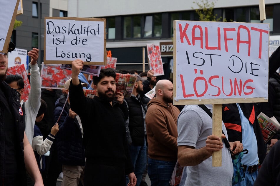 Mehr als 1000 Islamisten fordern Kalifat in Deutschland