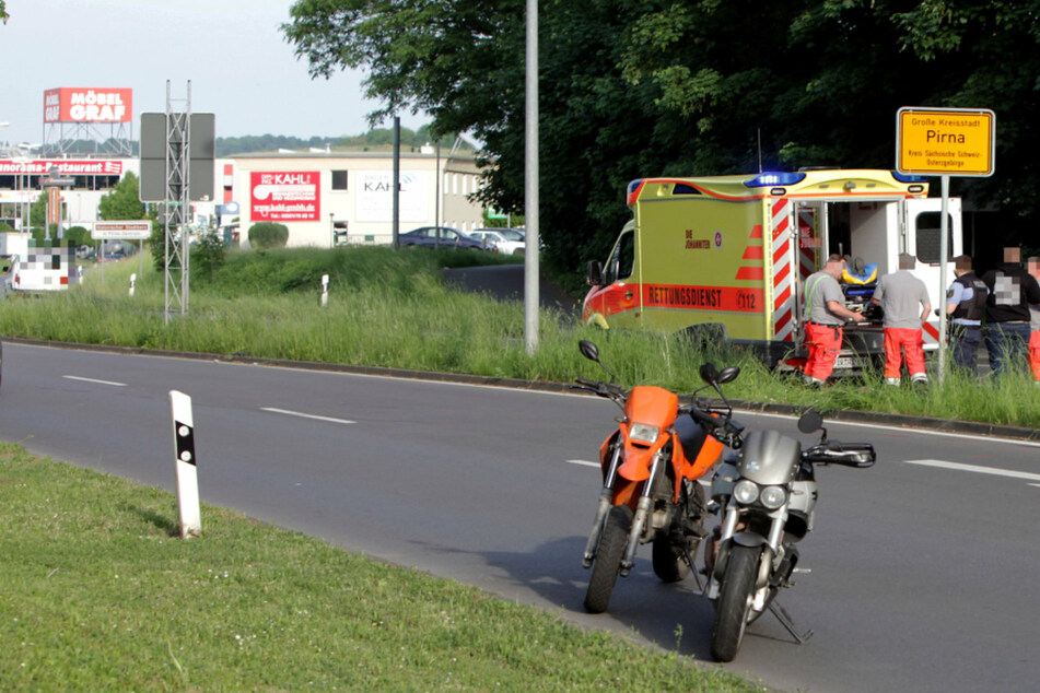 Dramatischer Verkehrsunfall bei Pirna: Motorradfahrer schwer verletzt!