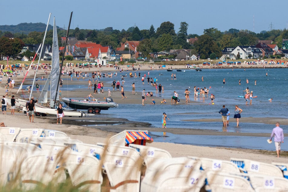 Die Gemeinde will das unangemeldete Fest am Strand unterbinden.