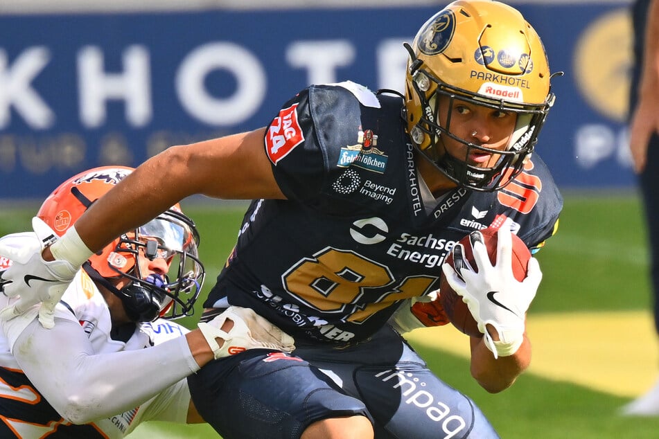 Mit einem Receiving und einem geworfenen Touchdown war Montigo Moss (24, r.) gegen Ravensburg nicht zu stoppen.