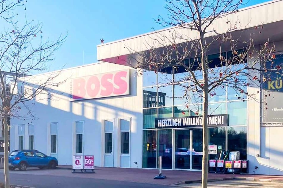 Möbelhaus verlängert Öffnungszeit und gibt hohen Rabatt