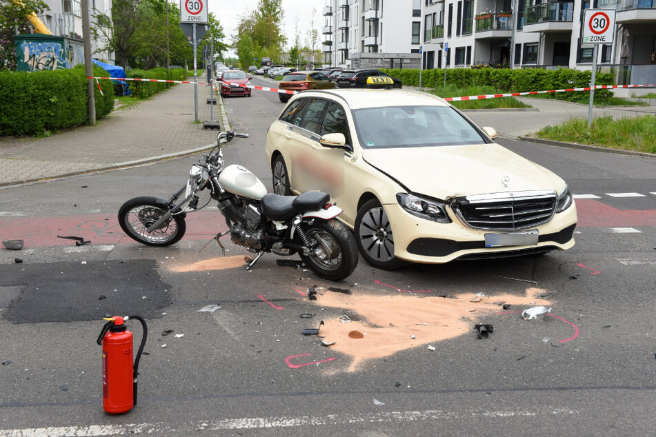 Der Fahrer des beteiligten Motorrads wurde schwer verletzt.