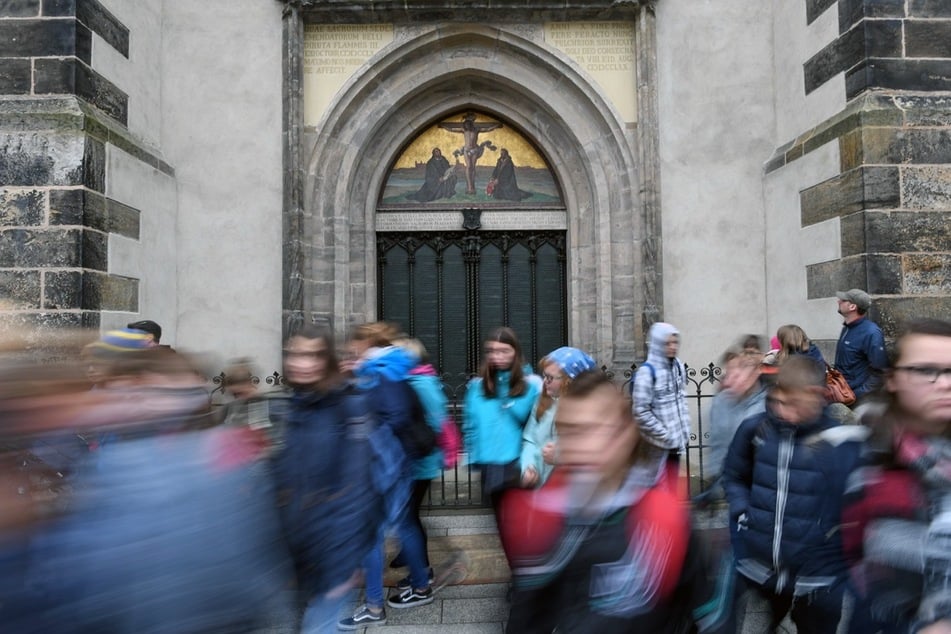 An der Thesentür der Schlosskirche wurde vor über 500 Jahren Geschichte geschrieben. (Archivbild)