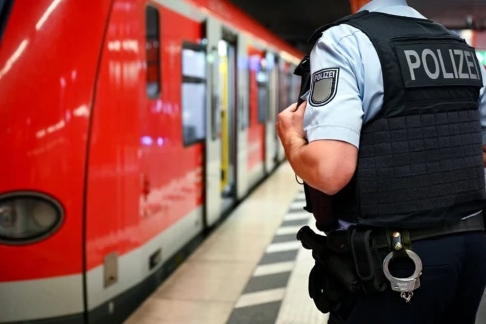 Die Bundespolizei Dresden vollstreckte am Wochenende mehrere Haftbefehle. (Symbolbild)
