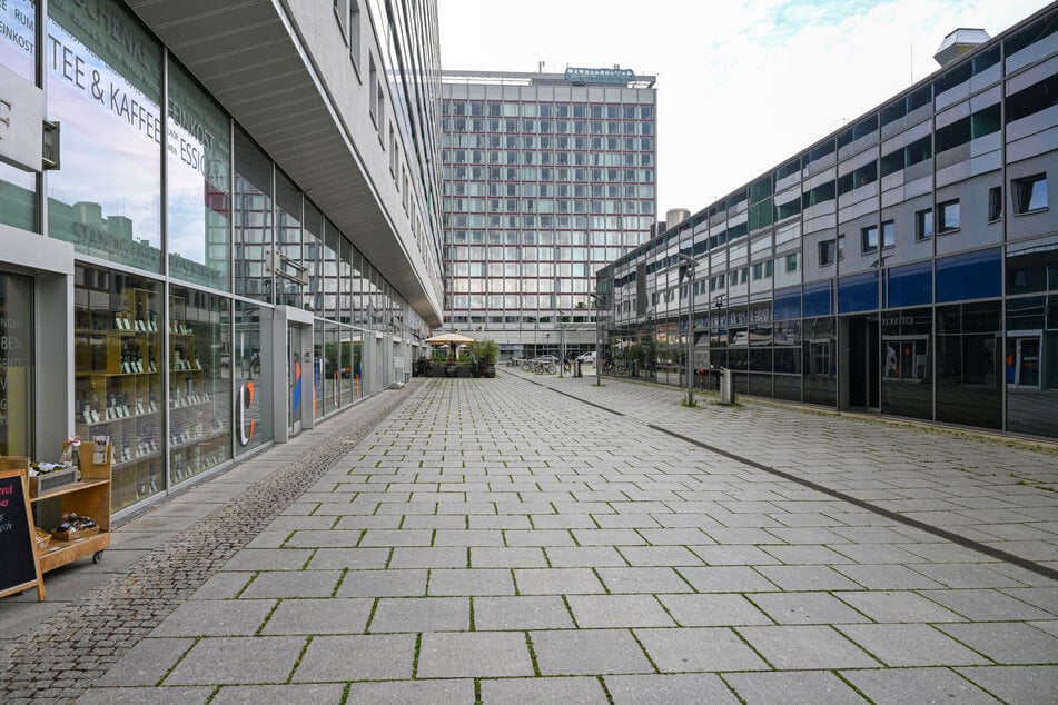 Dieser Bereich oberhalb der Garage ist ab sofort für Autos und Lkw gesperrt.