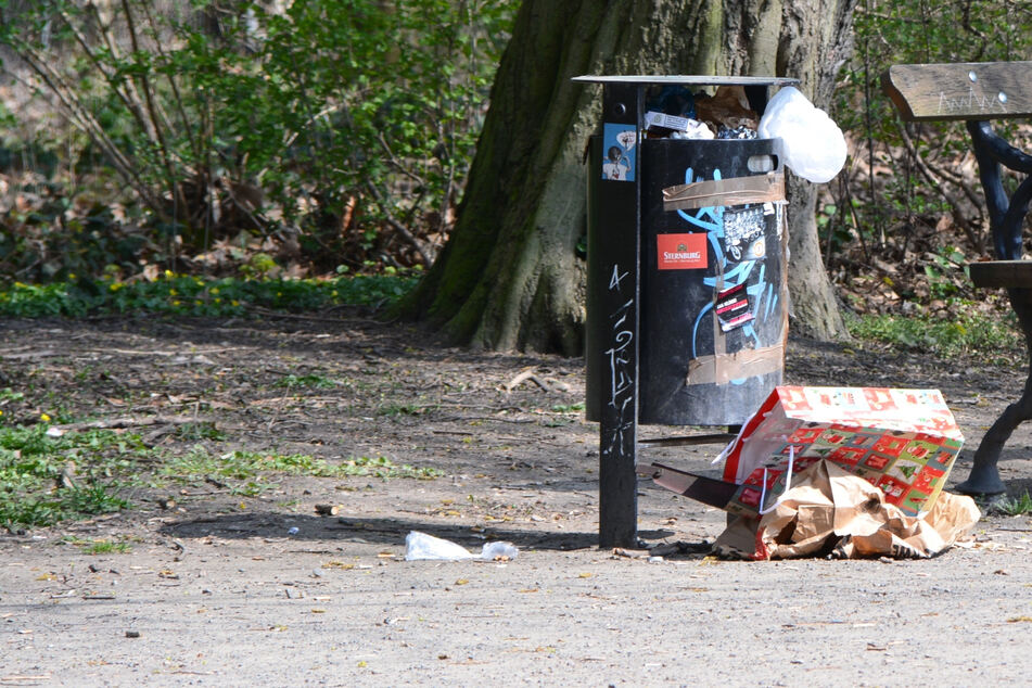 Anblicke wie dieser sollen in Leipzig künftig kein Problem mehr sein: Mit einem sogenannten Mängelmelder können sie die Bürger der Messestadt ab Montag melden. Die Stadt kümmert sich dann um die Behebung.