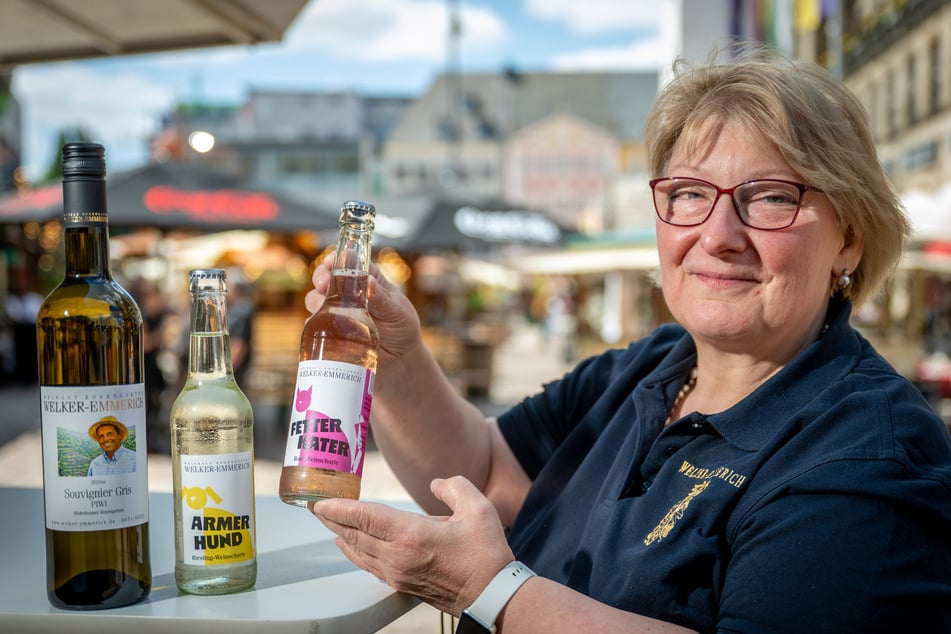Claudia Desoi (59) empfiehlt die Schorlen "Armer Hund" und "Fetter Kater", außerdem den Souvignier Gris. (l.).