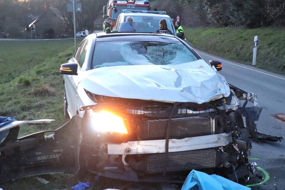 Die verunfallten Fahrzeuge wurden abgeschleppt.