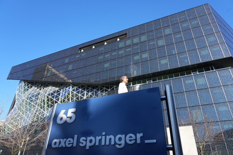 Ein Blick auf den Sitz des Medienkonzerns Axel Springer in Berlin-Mitte.