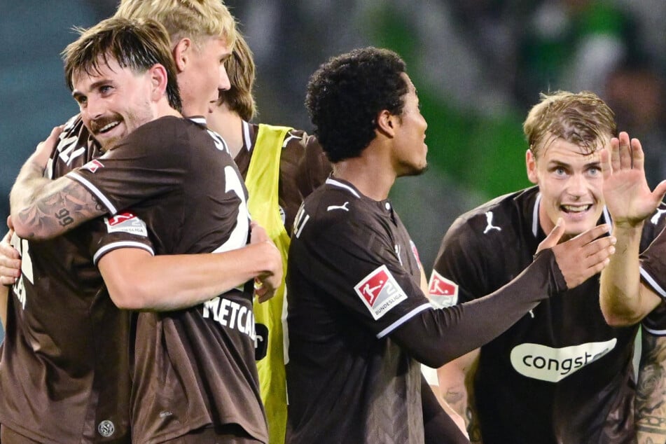Connor Metcalfe (26, l.) und Eric Smith (29, r.) gehörten in der Partie gegen den VfL Wolfsburg zweifelsohne zu den besten Spielern.
