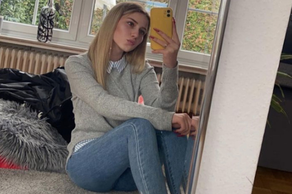 Die 18-Jährige ist die jüngste Tochter von Reality-TV-Star Silvia Wollny (56, "Die Wollnys") und damit das Nesthäkchen der Großfamilie.