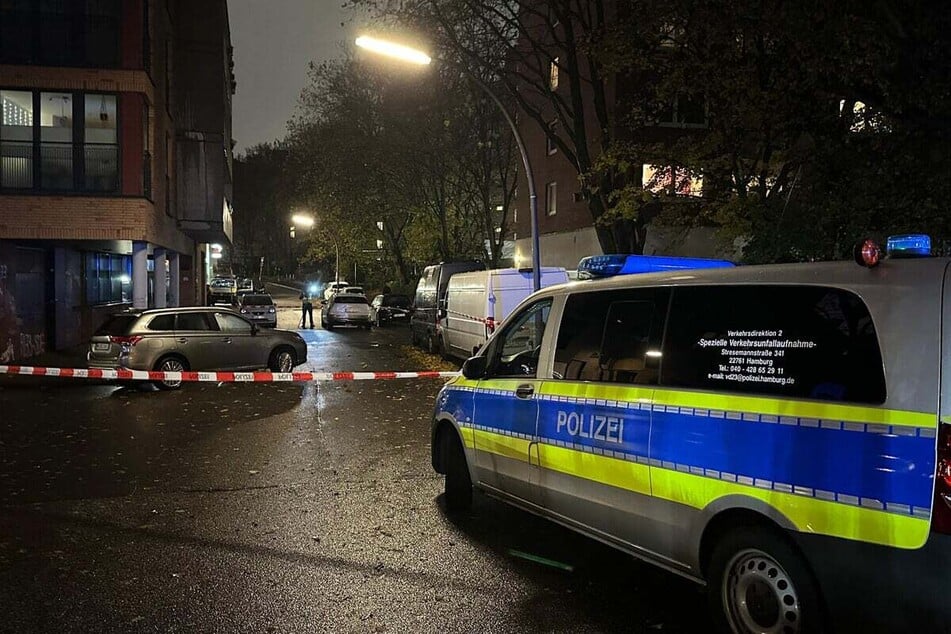 Ein 78 Jahre alter Mann war bei einem Unfall in Hamburg-St. Pauli tödlich verletzt worden.