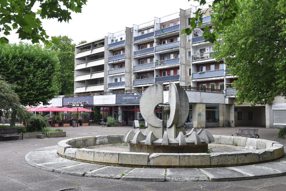 Die Vonovia-Platten am Neustädter Markt werden saniert, für den städtischen Brunnen fehlen noch Lösungsansätze.