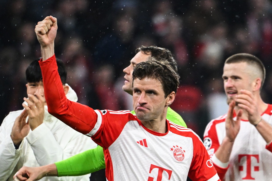 Thomas Müller (34) freut sich über den Sieg gegen Lazio Rom - und in der Bayern-Kasse klingelt es.