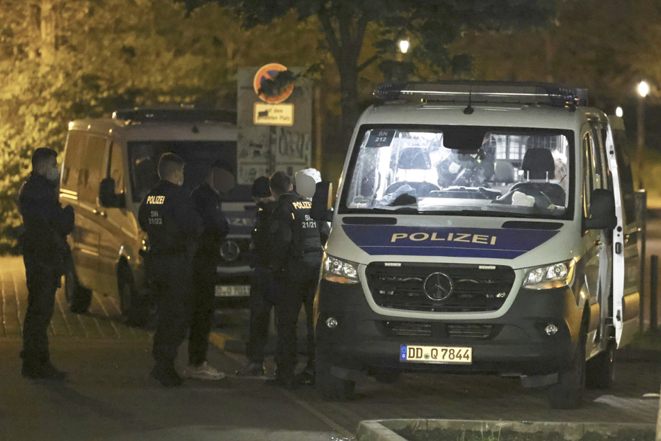 Die Polizei konnte einen Tatverdächtigen im Bereich des Rabet stellen und nahm dessen Personalien auf.