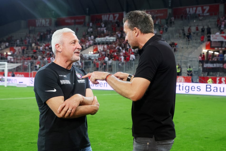 Christoph Dabrowski (r.) bevorzugt das 4-2-3-1-Spielsystem, genauso wie Pavel Dotchev (60).