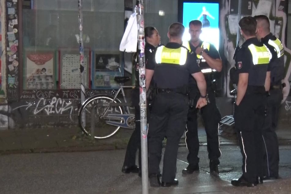Einsatzkräfte fanden das zweite Opfer (20) in der Friedensallee.
