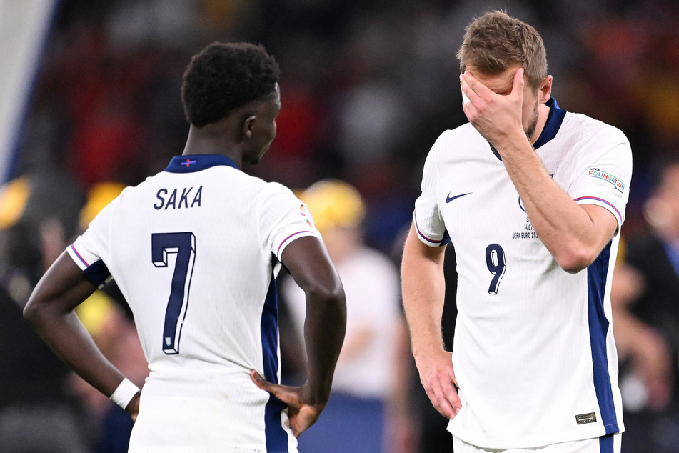 Harry Kane (30, r.) muss die nächste Finalpleite verkraften - auch nach über 13 Jahren im Profigeschäft steht der englische Kapitän noch titellos da.