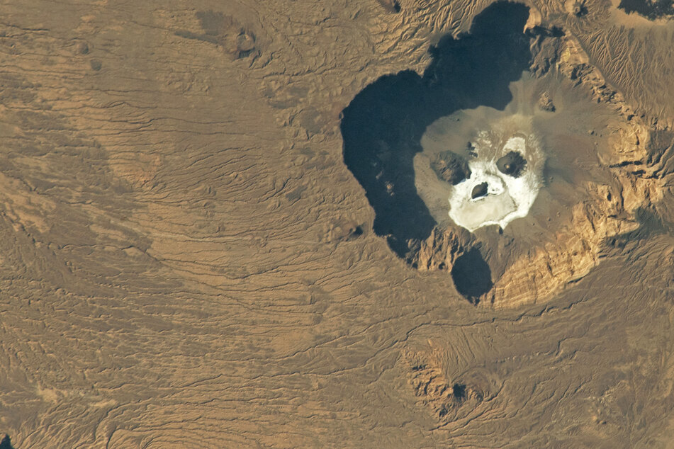 Grüße aus dem Weltraum: Astronaut fotografiert riesigen "Totenschädel"