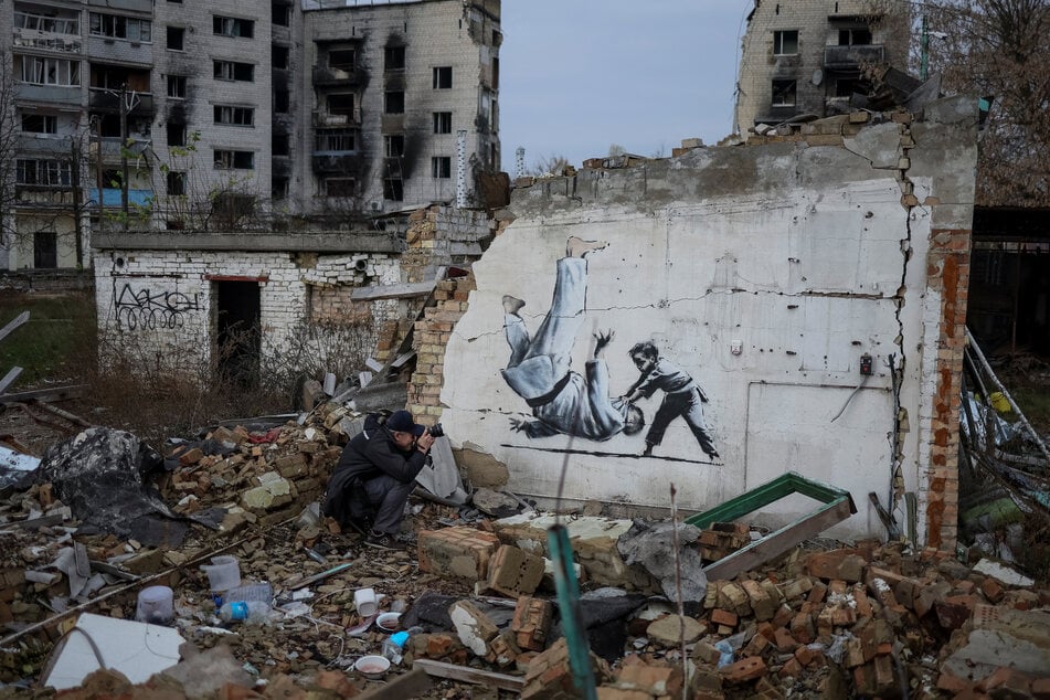 Graffiti in Banksy's signature style appeared this week in the Ukrainian town of Borodianka, although it was not posted by the artist on his social media.