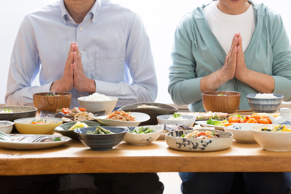 Japaner achten bei jeder Mahlzeit auf ihre Körper. Sie essen sich nur zu 80 Prozent satt und lassen sich dabei auch viel Zeit. (Symbolfoto)