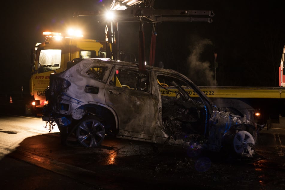 Der SUV ist nun ein Fall für den Schrottplatz.