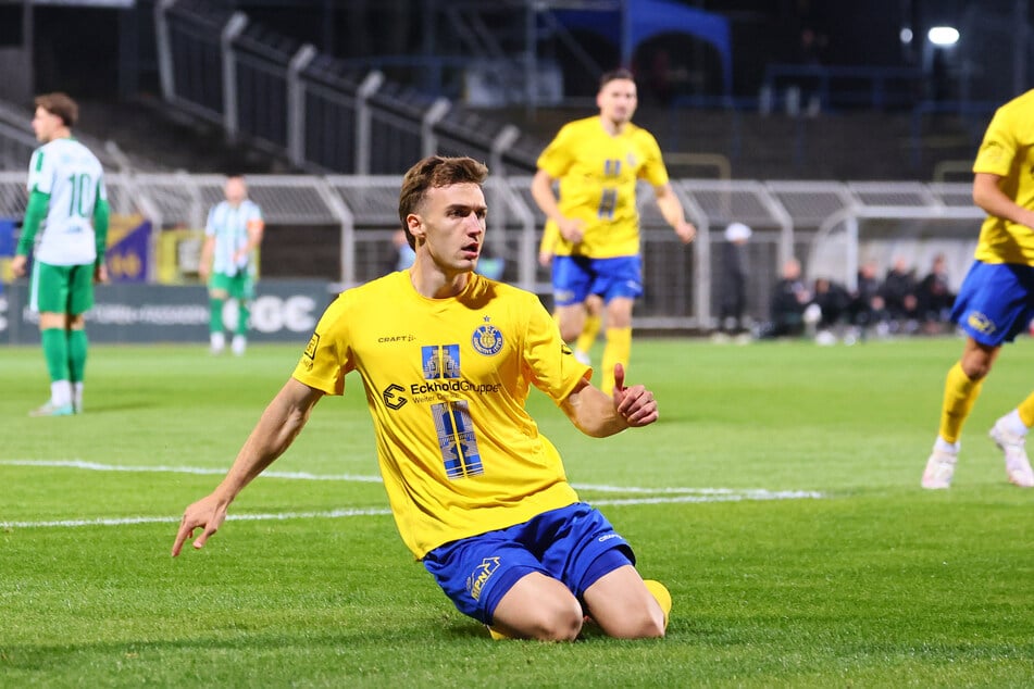 Lok Leipzigs Jonas Arcalean (28) hat sich übel verletzt und wird wochenlang ausfallen.