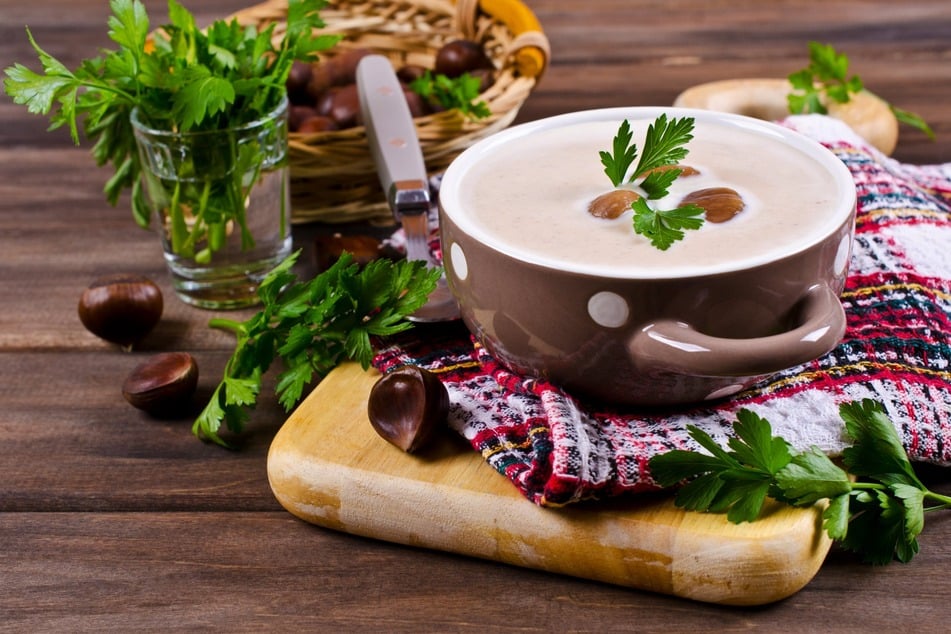 Maronensuppe Rezept: Diese cremig-nussige Suppe ist schnell gemacht & einfach lecker