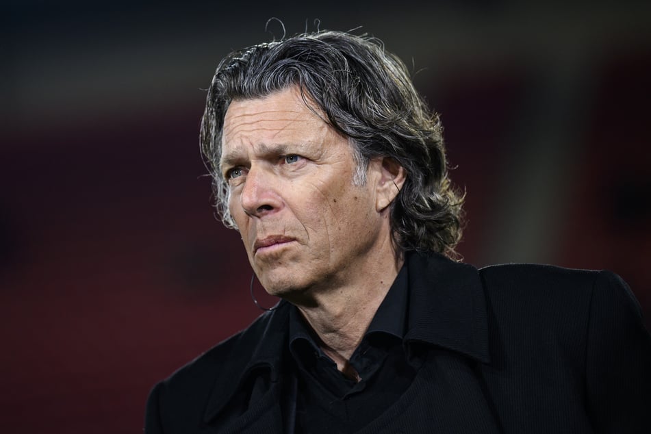 Urs Meier (66) war zehn Jahre als FIFA-Schiedsrichter an der Pfeife aktiv.