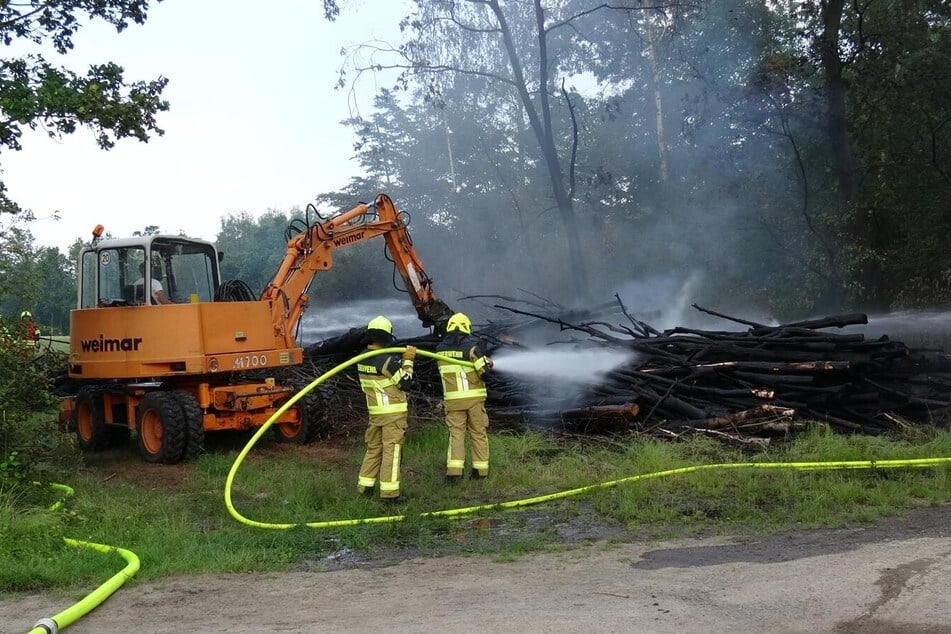 Mehrere Feuerwehren rückten für den Einsatz an.