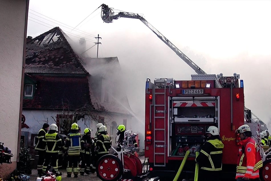 Noch ist unklar, ob die beiden Senioren wegen des Feuers zu Tode kamen.