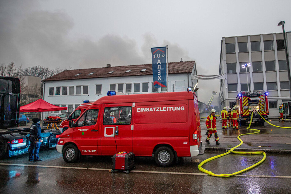 Die Feuerwehr konnte ein Übergreifen der Flammen auf andere Gebäude verhindern.