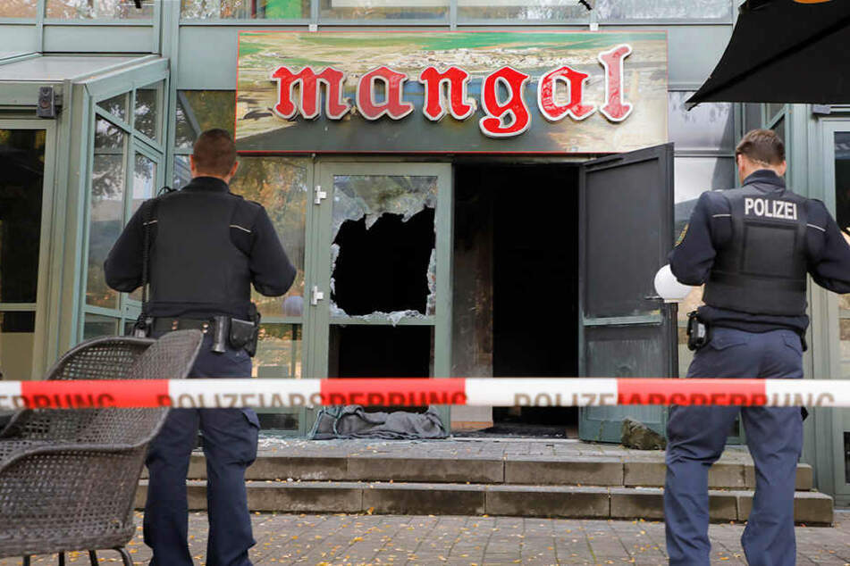 Das Restaurant wurde bei dem Anschlag schwer beschädigt.