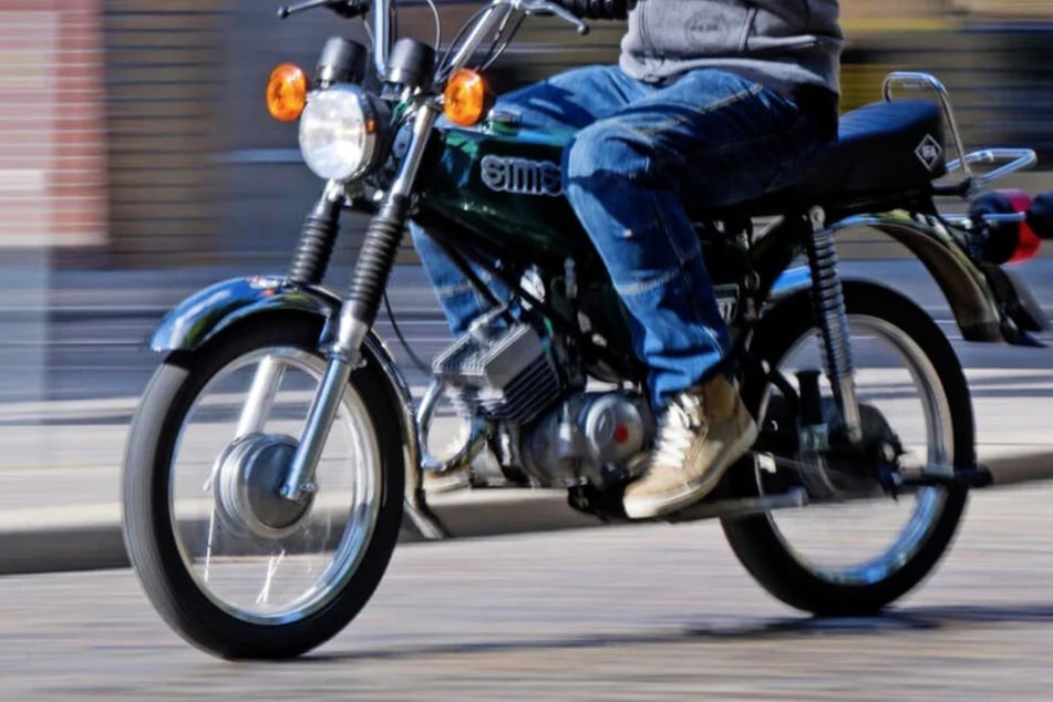 Mehr als 50 Mopedfahrer lieferten sich in Thüringen ein illegales Rennen. (Symbolbild)