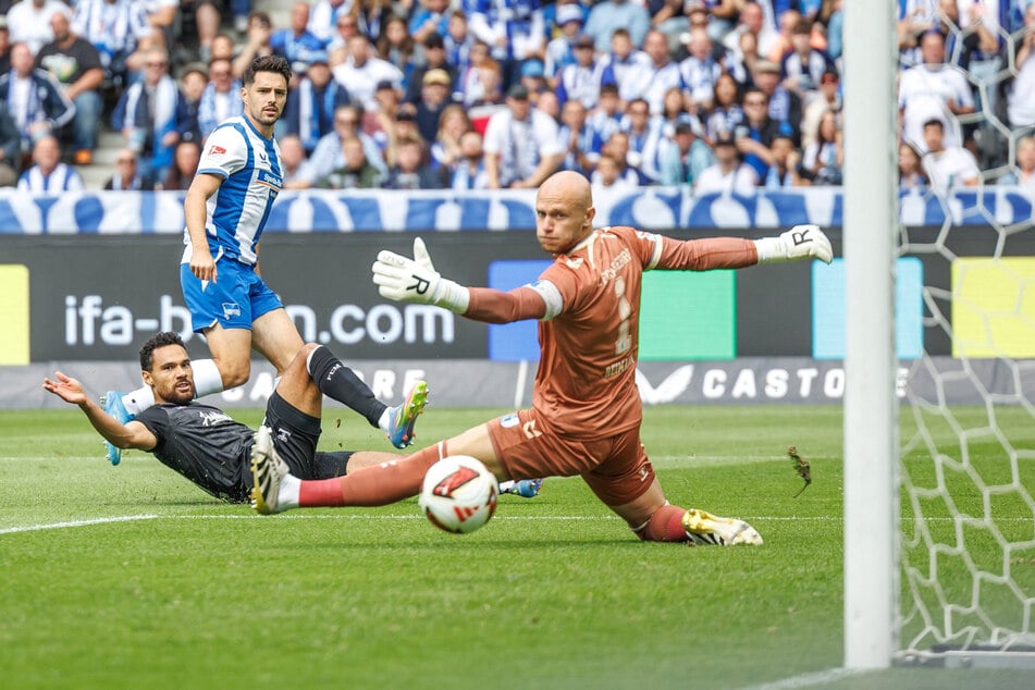 Josip Brekalo (h.) trifft zum 1:0.