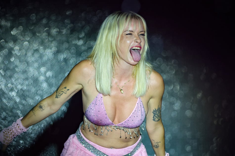 Mia Julia und Ikke fahren auf Malle Top-Gagen im fünfstelligen Bereich pro Auftritt ein.