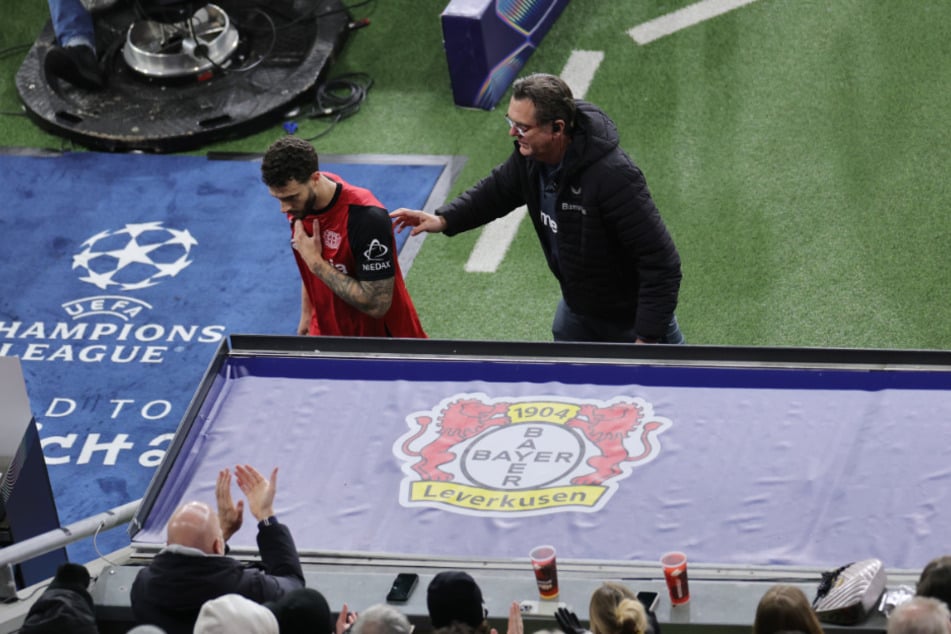 Für Abwehrspieler Hermoso war das Achtelfinal-Rückspiel kurz vor der Pause verletzungsbedingt vorbei.